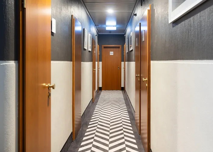 Garner - Engelbertz By Ihg Otel 3*