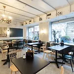 Garner - Engelbertz By Ihg מלון 3*