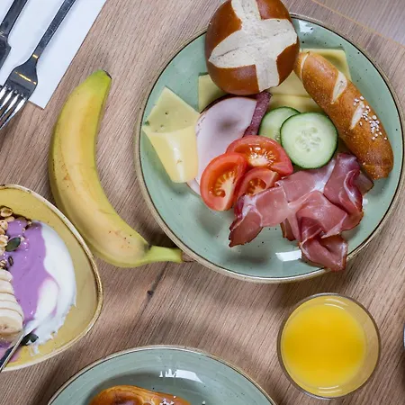 מלון Garner - Engelbertz By Ihg 3*