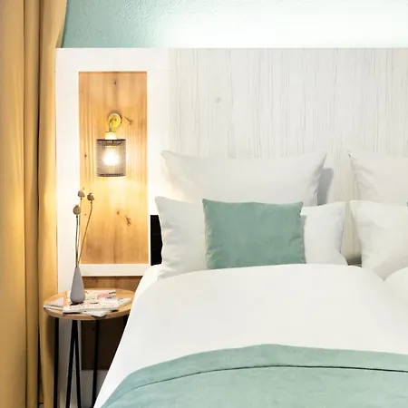 Garner - Engelbertz By Ihg מלון 3*