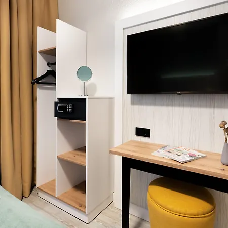 Garner - Engelbertz By Ihg מלון 3*