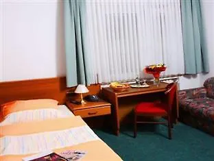 Engelbertz - Yggotel Pirol 3* Cologne